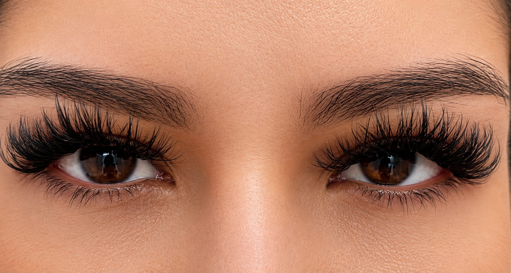 Both eyes with dramatic 6D volume lash extensions